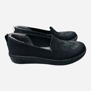BZees March on Moc Slip-on Loafer Black Women's Size 6.5 Comfy Lightweight